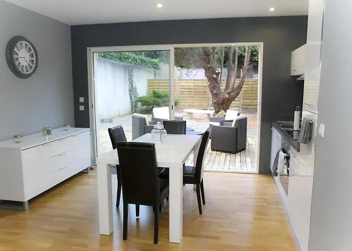 Les De Gambetta Apartman *
